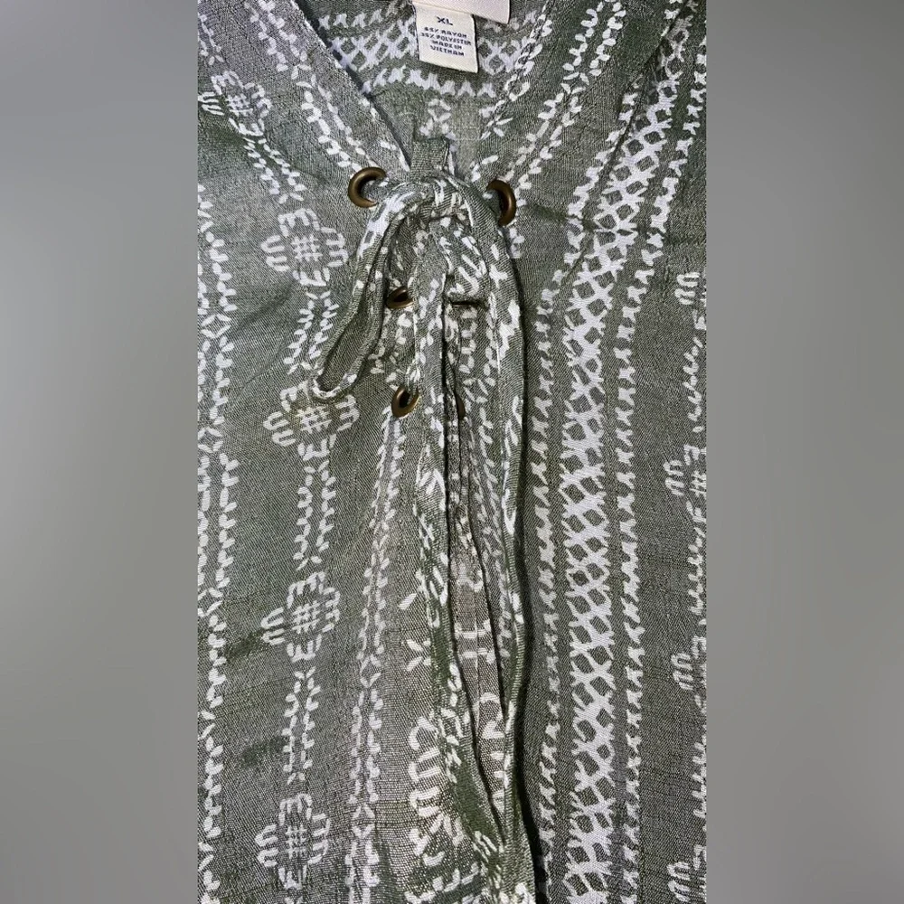 St. John’s Bay Green Trible Shirt - Picture 6 of 7